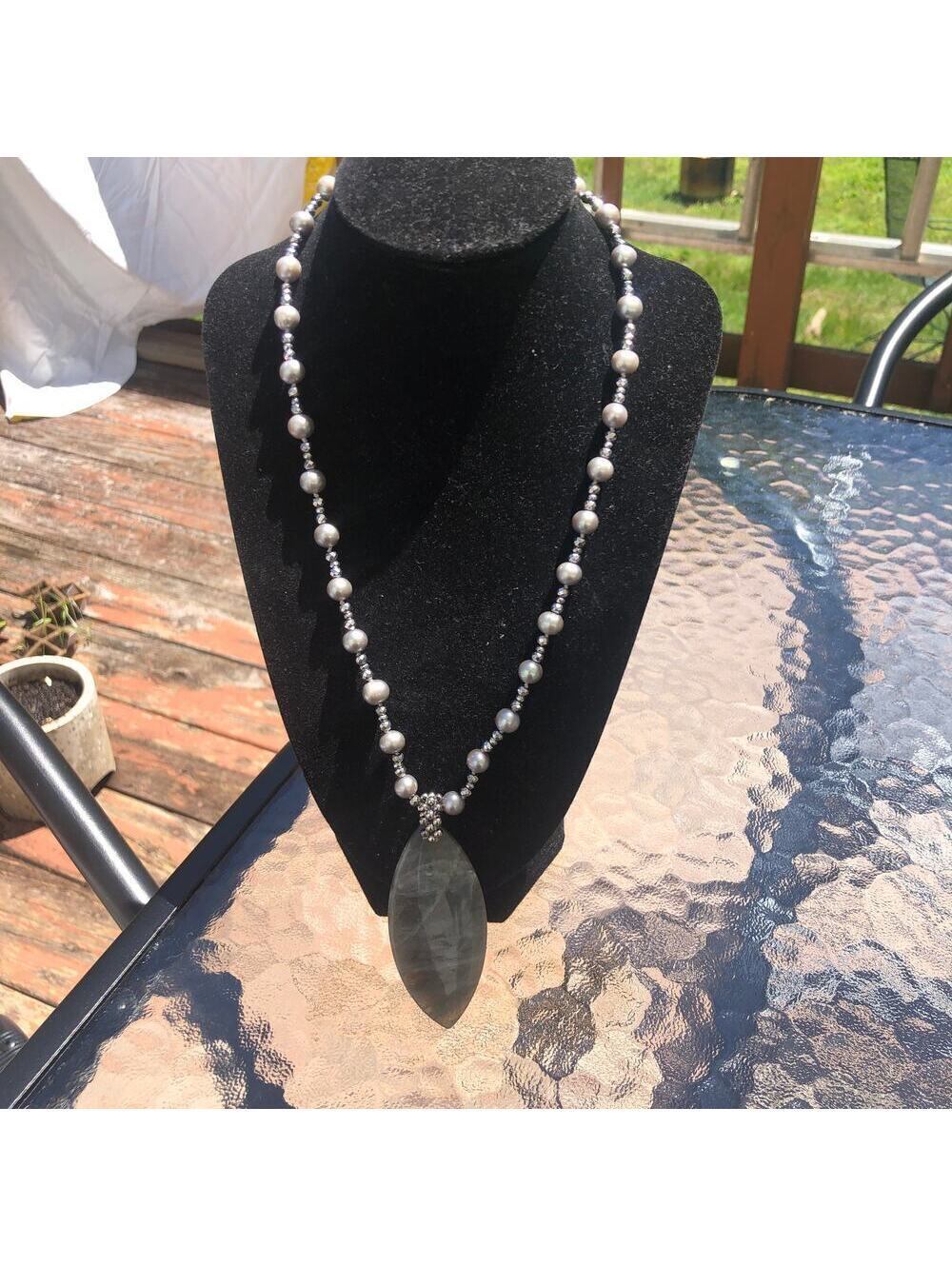 Lucas Lameth EUC Sterling Silver Gray Labradorite Pendant Pearl Beaded Necklace